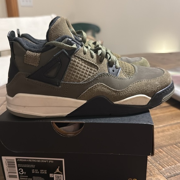 Jordan 4 Retro SE Craft size 3 YOUTH , EUC! - Picture 5 of 8